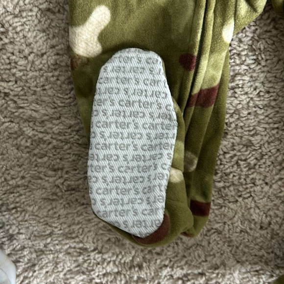 NWT Carters Fleece Camo Dinosaur Pajamas - Picture 4 of 7